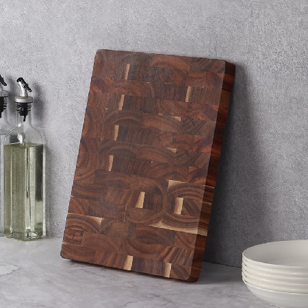 Acacia cutting board