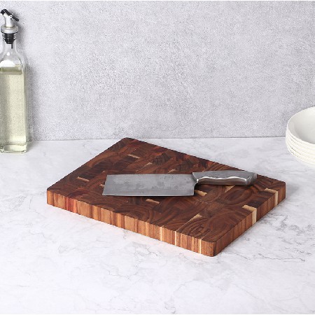 Acacia cutting board