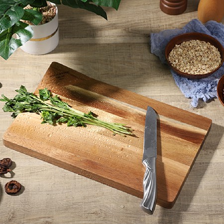 Acacia cutting board