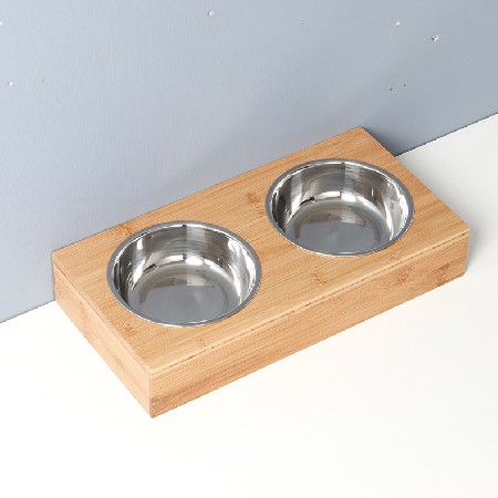 Pet feeder