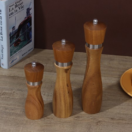 Rubber wood pepper mill